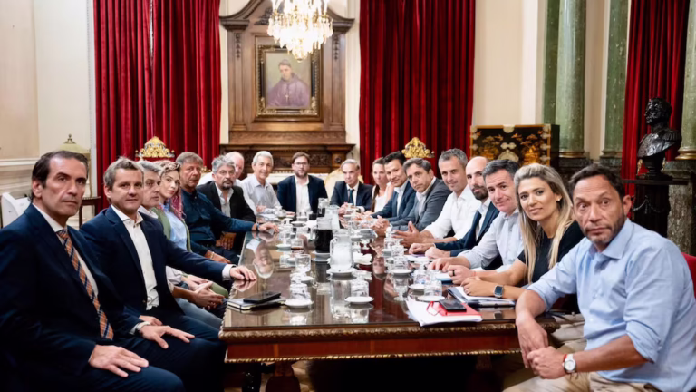 El oficialismo estableció un cronograma en el Congreso y quiere votar la suspensión de las PASO la semana que viene