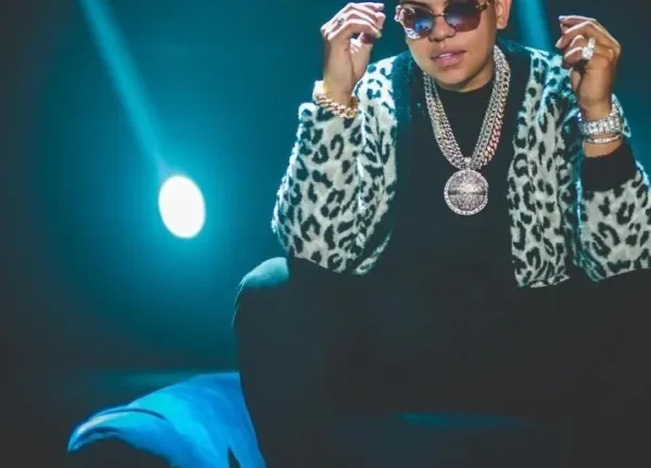 J Álvarez regresa a Argentina