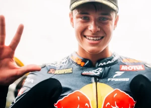 Valentín Perrone subió al podio de Moto3 durante el GP de Países Bajos