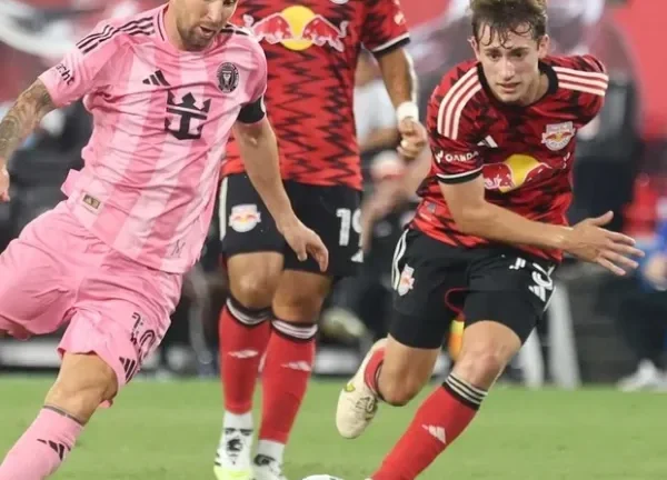 Messi brilló con dos golazos y volvió a asistir en la goleada 5‑1 de Inter Miami