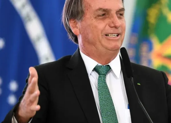 Refuerzan la vigilancia de Jair Bolsonaro por riesgo de fuga