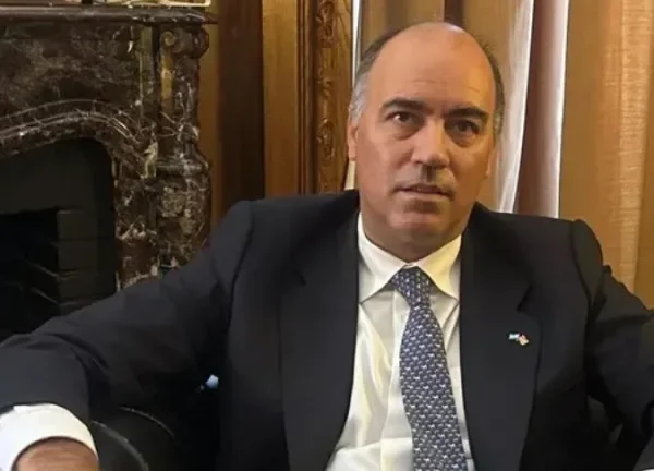 Las polémicas palabras del embajador argentino en España en el aniversario de la muerte de San Martín: «Viva el rey»