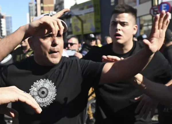 El Gobierno presentó una denuncia por los incidentes en la caravana de Milei